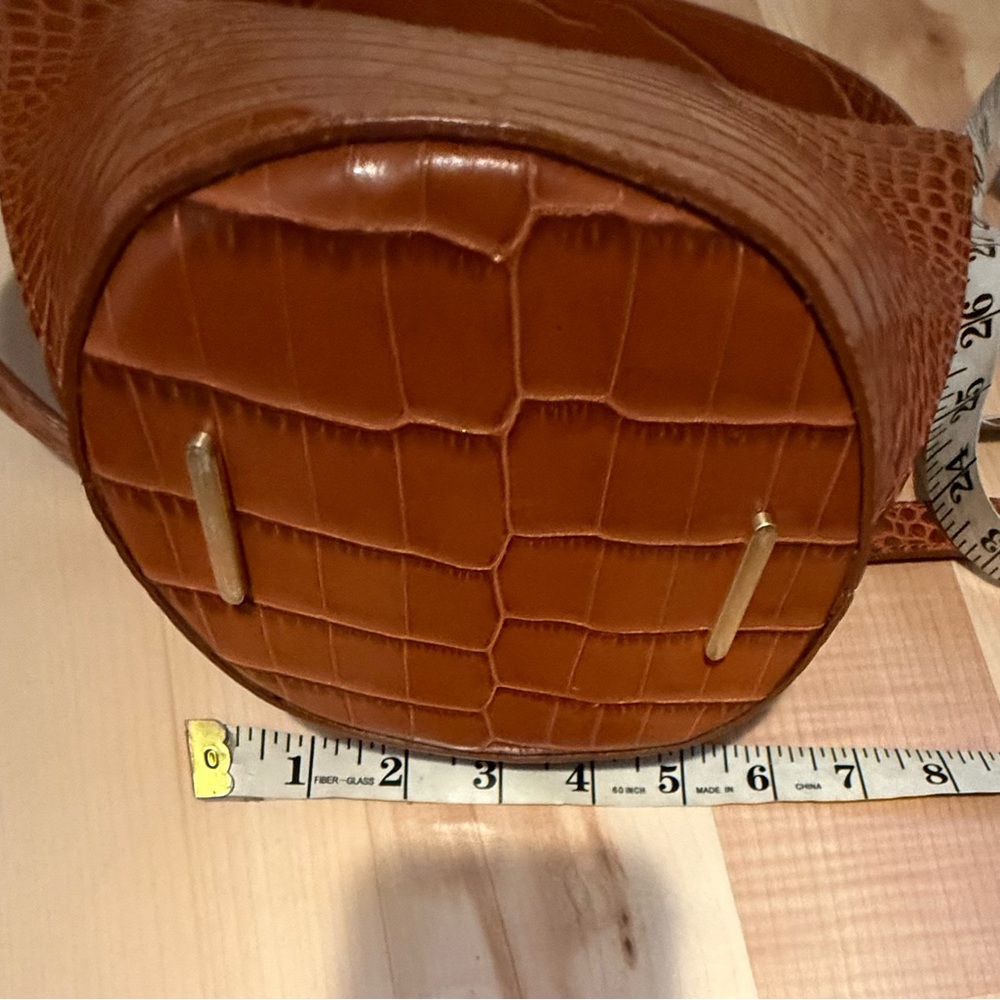 Croc Embossed Leather Bucket Bag Matte Gold Hardware - Picture 13 of 16